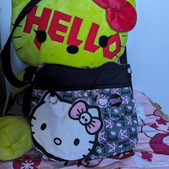 Hello Kitty Handbags - hello kitty / loungefly 2009 i kitty punk  purse bag